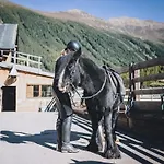 Gentian Riding Stable Alpine Umhausen